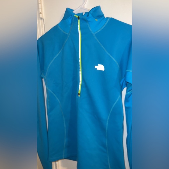 the northface blue jacket - Picture 3 of 7